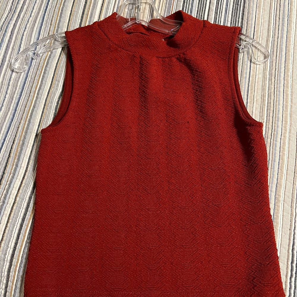 Sleeveless blouse for summer